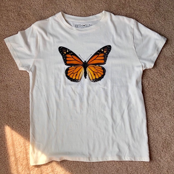 Brandy Melville Tops - 🦋 Brandy Melville Style Tee 🦋